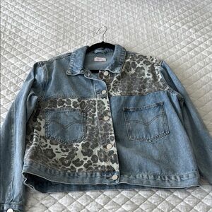 Stylish Blue Leopard Print Denim Jacket